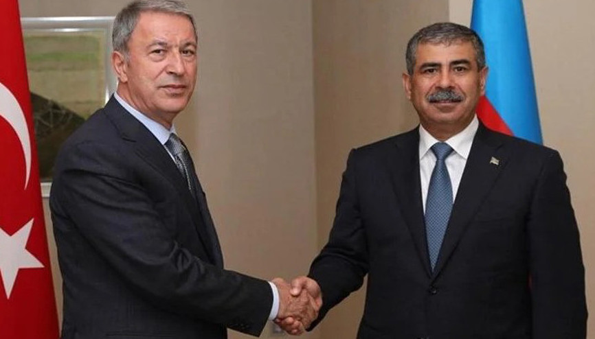 Bakan Akar,  Azerbaycan Savunma Bakanı Orgeneral Hasanov ile görüştü