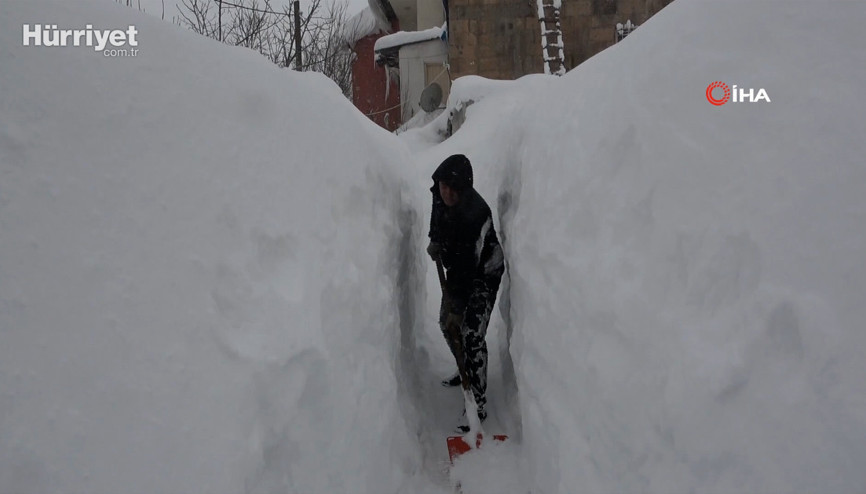 Bitlis’te kar kalınlığı 9 metreye yaklaştı