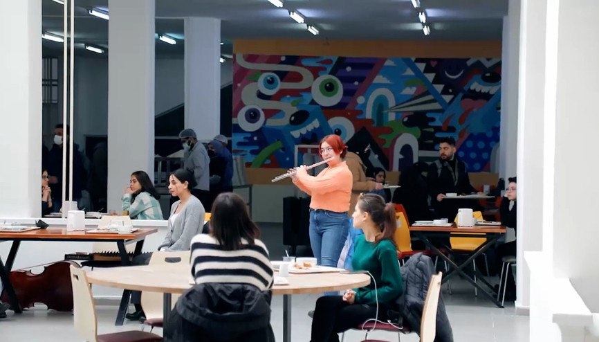 Üniversitede sürpriz Çanakkale Türküsü Üniversitede sürpriz Çanakkale Türküsü