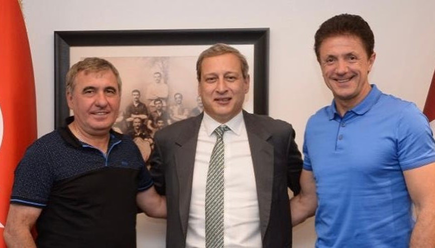 Hagi ve Popescu, Galatasaray-Barcelona maçına geliyor