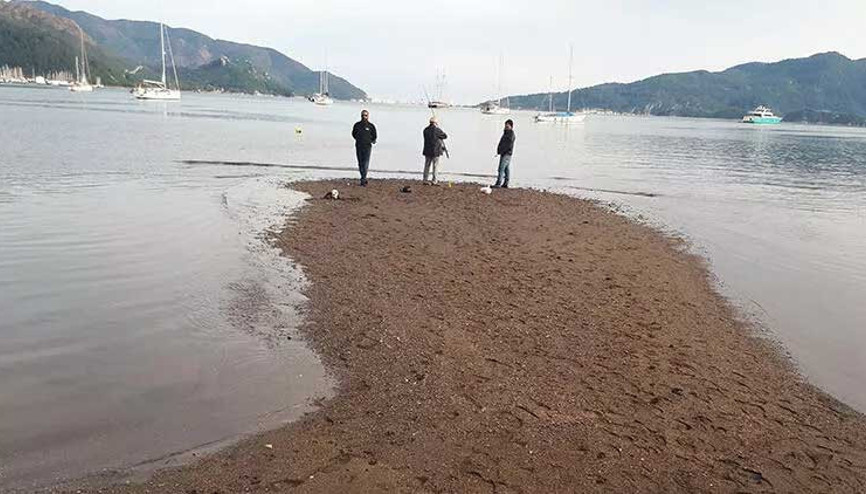 Marmaris’te deniz çekildi, olta balıkçıları balıksız kaldı