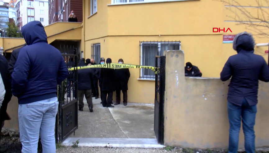 Büyükçekmecede babasını silahla öldürdü