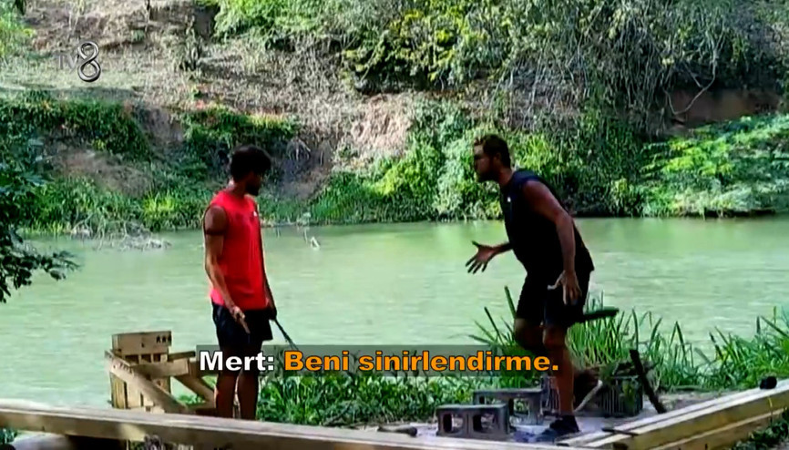 Batuhan ve Mert birbirine girdi