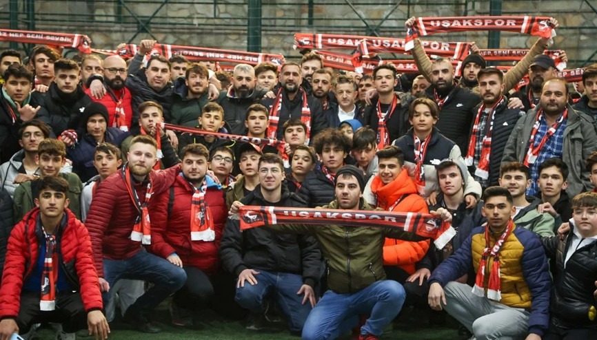 Uşaksporlular Ümit Karan için tesislere çıkarma yaptı