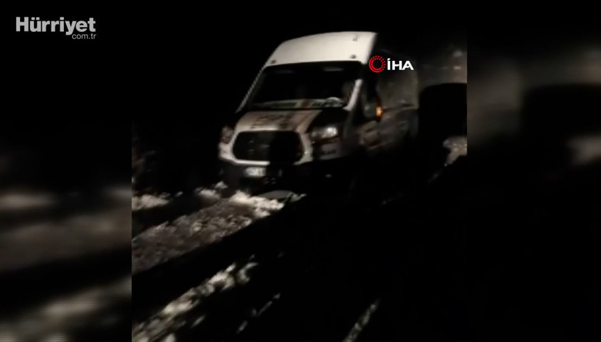 Gercüş’te karda mahsur kalan 9 kişi kurtarıldı