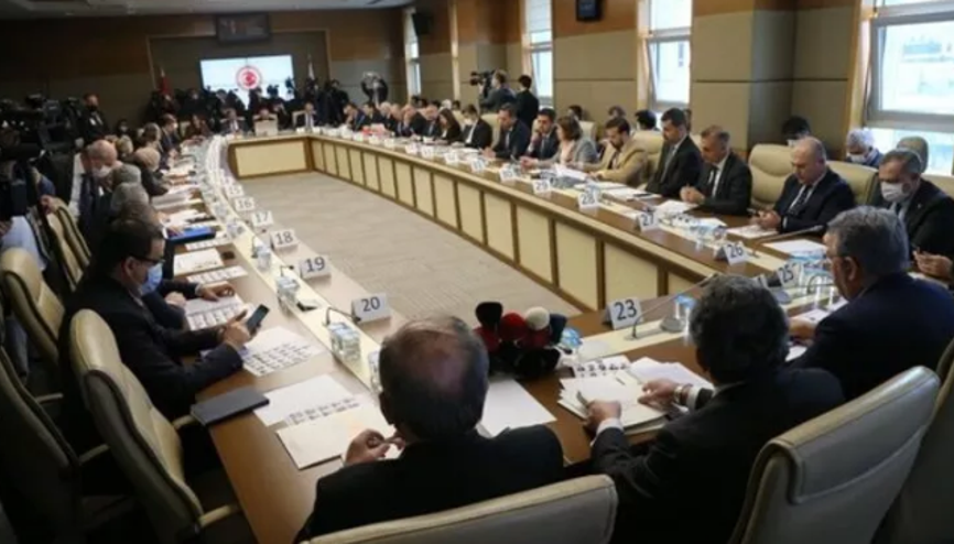 Anayasa Komisyonu milletvekili seçim kanunu teklifini görüşmek üzere toplandı