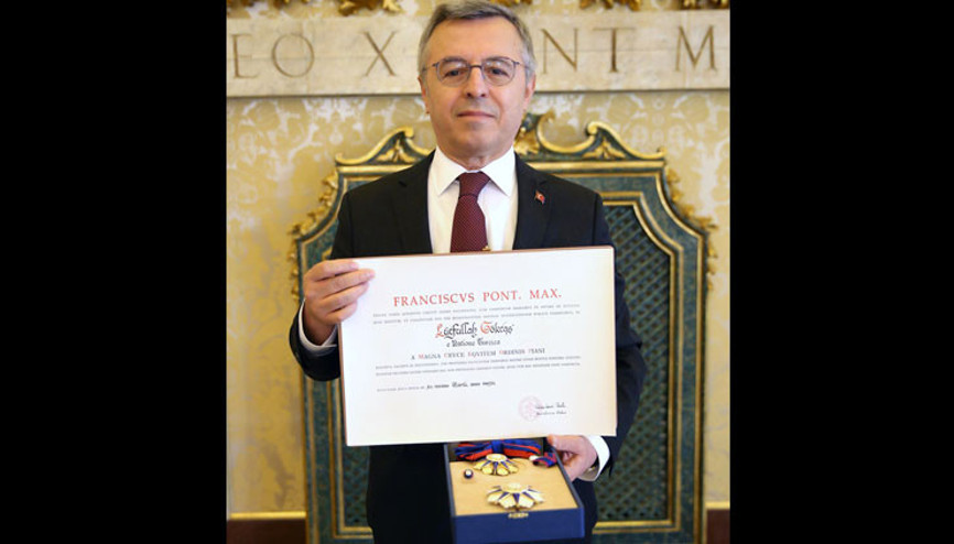 Büyükelçi Göktaş’a, ’Vatikan Devlet Nişanı’ verildi