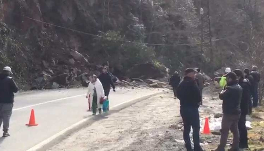 Rizede Ayder yolu heyelan nedeniyle kapandı