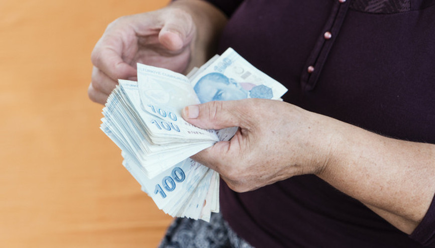 Emekli bayram ikramiyesi ne kadar, ne zaman verilecek Gözler emekli bayram ikramiyesi açıklamalarında Emekli bayram ikramiyesi ne kadar, ne zaman verilecek Gözler emekli bayram ikramiyesi açıklamalarında