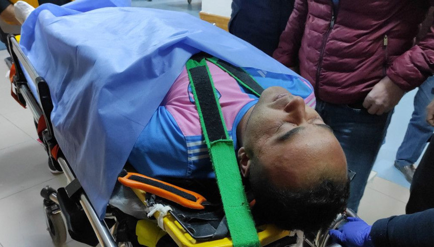 Amatör maçta taraftarlar futbolcuyu hastanelik etti