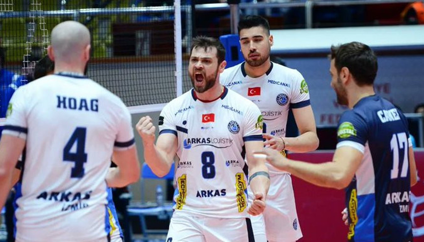 Arkas, lider Halkbankı devirdi Namağlup takım kalmadı...