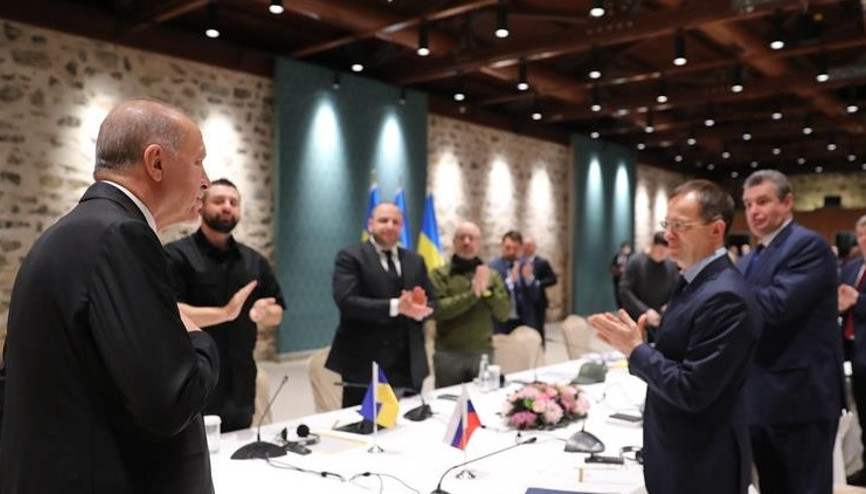 Rusya-Ukrayna savaşı: İstanbuldaki tarihi barış görüşmelerinden ilk görüntüler geldi