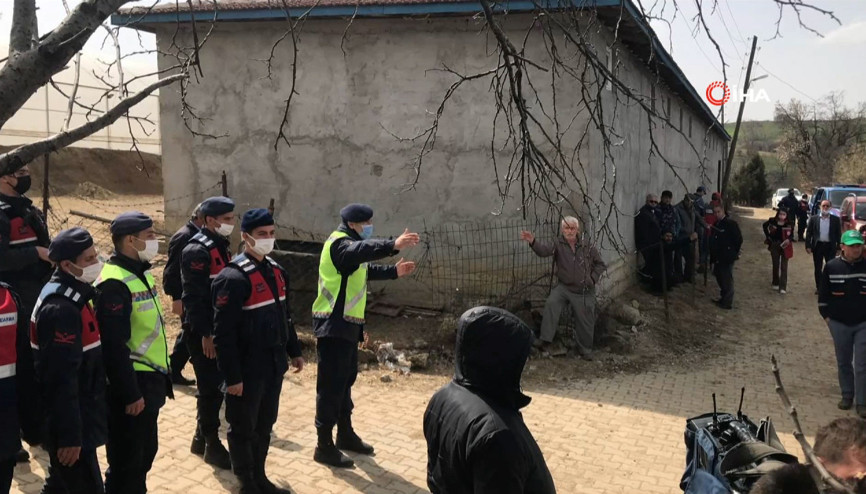 Edirnede 4 kişilik aile ölü bulundu Edirnede 4 kişilik aile ölü bulundu