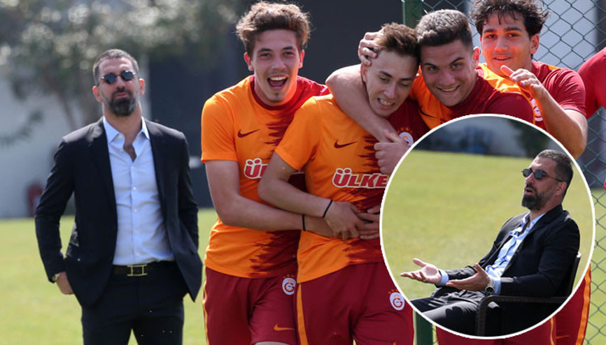 Galatasaray - Trabzonspor U19 maçında sürpriz isimler Arda Turan, Torrent, Ayhan Akman... Galatasaray - Trabzonspor U19 maçında sürpriz isimler Arda Turan, Torrent, Ayhan Akman...