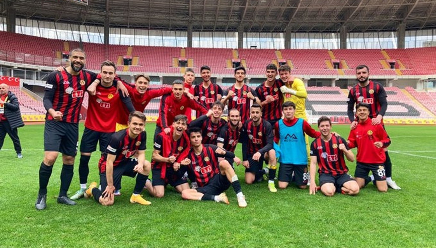 Eskişehirspor, Akhisarsporu eli boş gönderdi