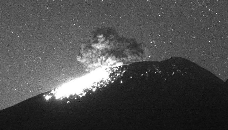 Meksika’daki Popocatepetl Yanardağı’nda patlama: Vatandaşlara uyarı geldi