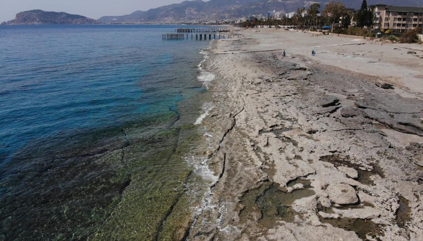 Deniz çekildi, tedirginlik yarattı Profesörden rahatlatan açıklama: Korkulacak bir durum yok