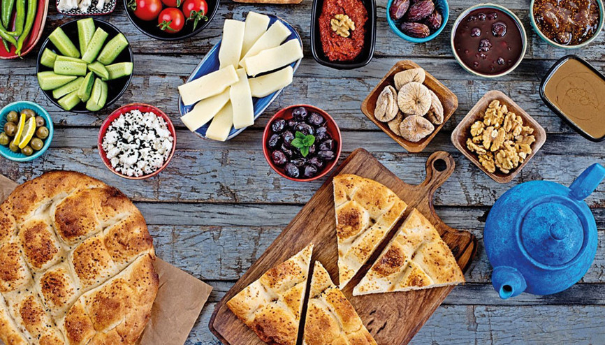 Yerel malzemelerimiz iftar sofrasının da bereketi Yerel malzemelerimiz iftar sofrasının da bereketi