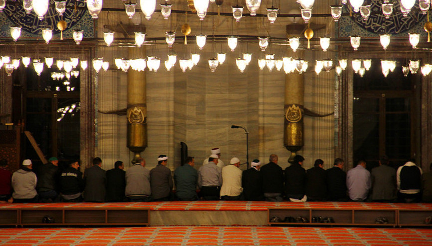 Yatsı namazı kaç rekat Yatsı namazı nasıl ve saat kaçta kılınır Adım adım yatı namazının kılınışı Yatsı namazı kaç rekat Yatsı namazı nasıl ve saat kaçta kılınır Adım adım yatı namazının kılınışı