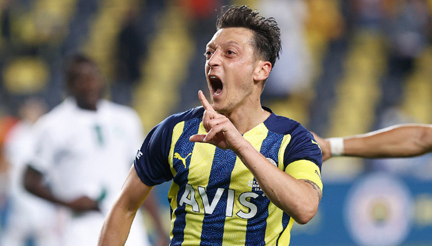 Arsene Wenger’den Fenerbahçe’ye tavsiye: Mesut Özil biraz eğlenmeli
