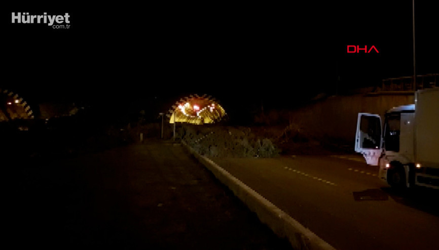 Bolu Dağında toprak kayması, TEM yolu trafiğe kapandı