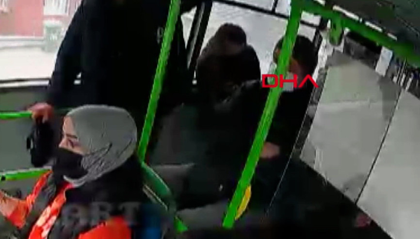 Otobüste fenalaşan yolcuyu hastaneye yetiştirdi