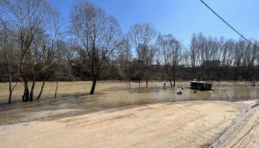 Bartın Irmağı eriyen kar sularıyla yükseldi