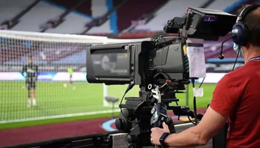 Dışarıda; football bizde ise; ayak oyunu