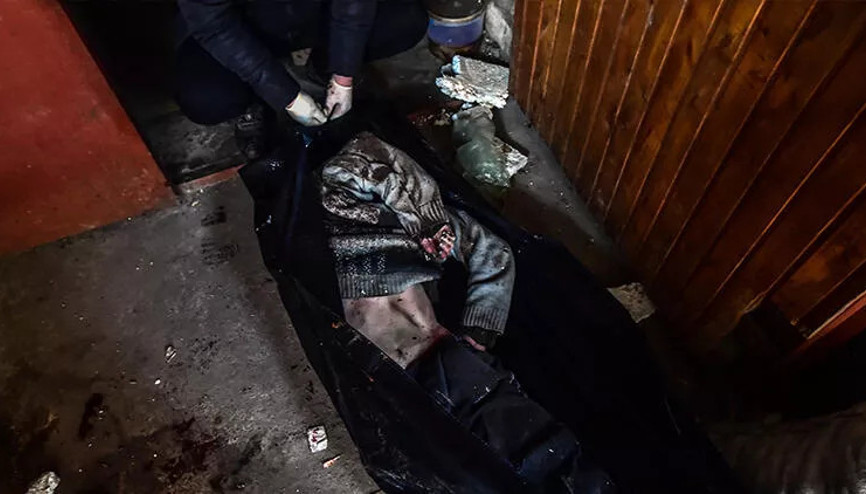 Buça’da evlerden çıkarılan 28 ceset mezarlığa götürüldü