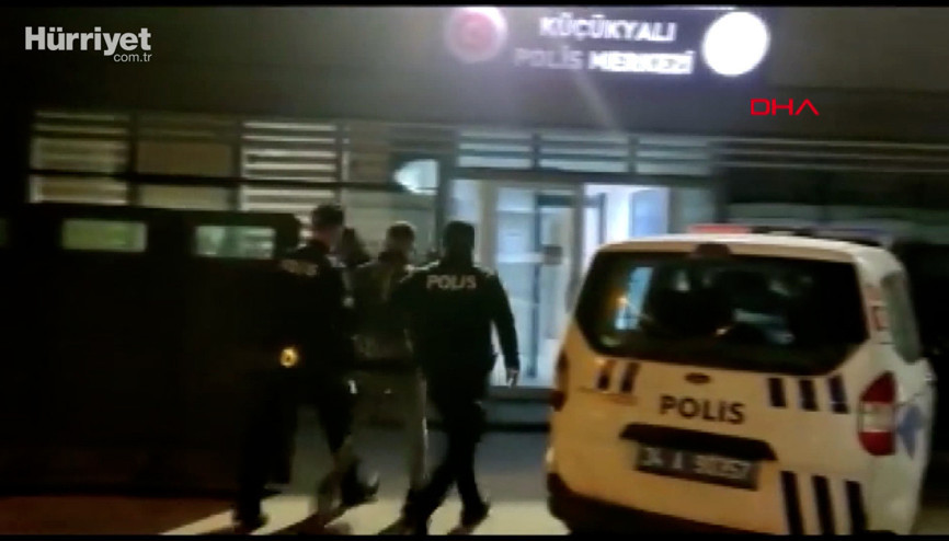 İçinde çocuk bulunan otomobilin  aynasını kıran sürücü gözaltına alındı