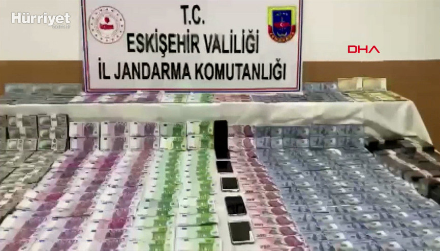 Kamerun ve Ugandalı şüphelilerden sahte  6 milyon dolar, 2 milyon euro çıktı