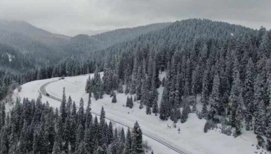 Beyaza bürünen Ilgaz Dağı, kartpostallık görüntüler oluşturdu
