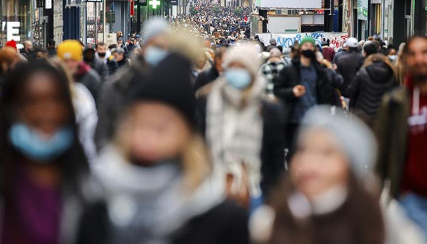 İspanya’da skandal... Kovid-19 aşı şişesinin içinden sivrisinek çıktı