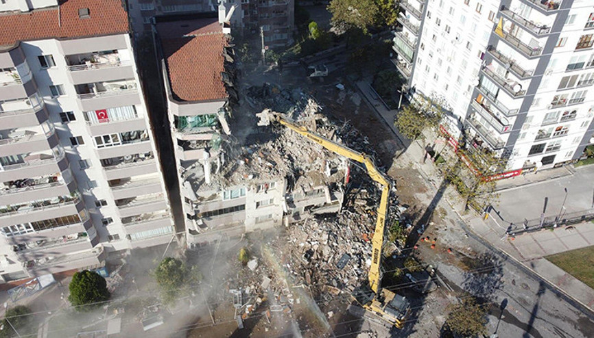 İzmirdeki depremde Yılmaz Erbek Apartmanında 11 kişi ölmüştü Tutuklu sanık Mustafa Yılmaz: Tek suçlu ben miyim