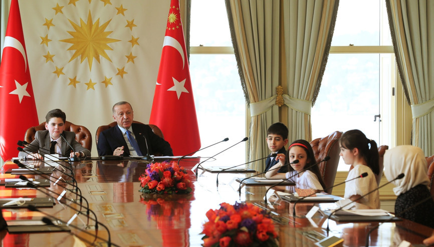 Cumhurbaşkanı Erdoğan, çocukları kabul etti