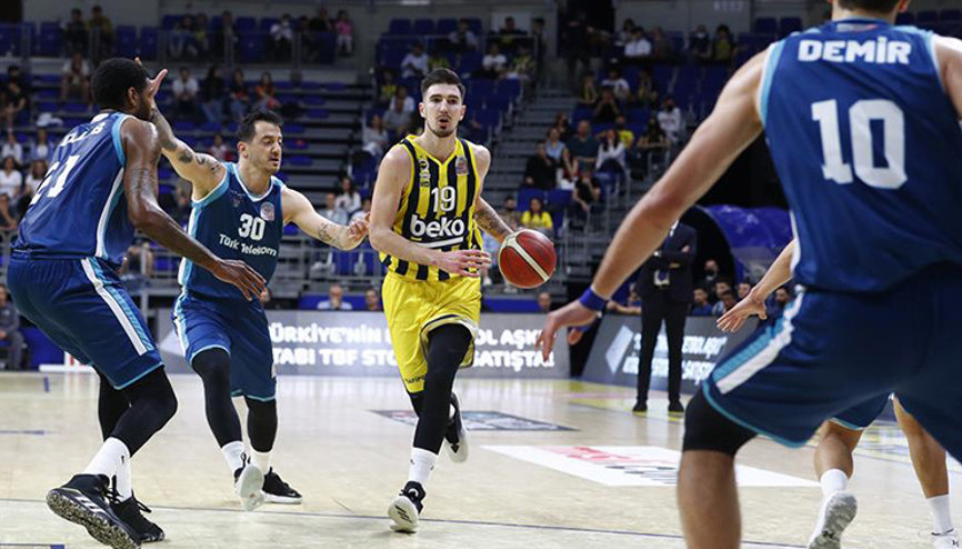 Fenerbahçe Beko evinde farklı kazandı
