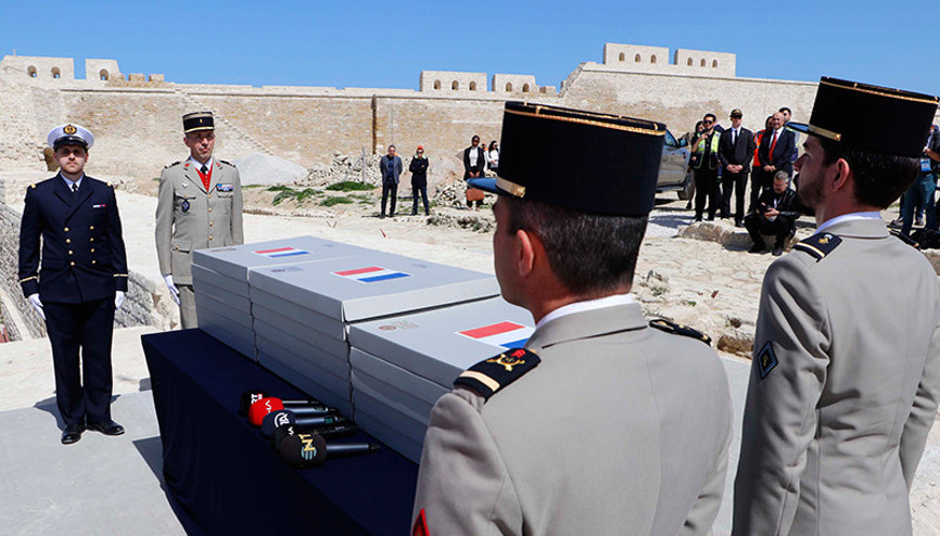 Çanakkalede 107 yıl sonra bulunan 17 Fransız askerin kemikleri Fransız Mezarlığına defnedildi