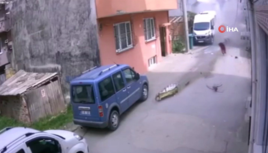 Uçağın düşme anı kameraya saniye saniye yansıdı