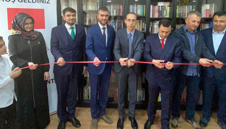 İngiltere’de 1001 kitaplı Okuma Evi açıldı