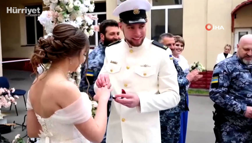 Odessa’da komutanlar nikah kıydı