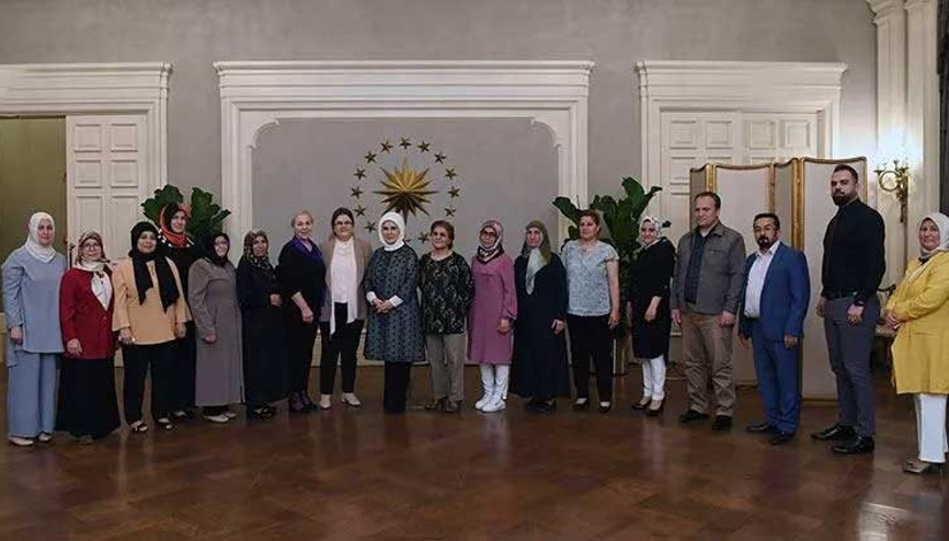 Emine Erdoğan, evde yaşlı ve engelli birey bakımı yapan ailelerle iftarda buluştu