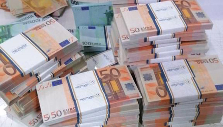 Matbaa kurup sahte döviz basanlara operasyon Deste deste sahte dolar ve Euro ele geçirildi