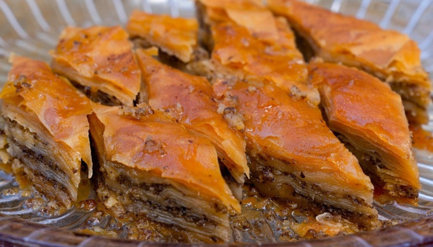 Evde baklava şerbeti nasıl yapılır Baklava şerbeti sıcak mı yoksa soğuk mu dökülür İşte baklava şerbetinin püf noktaları