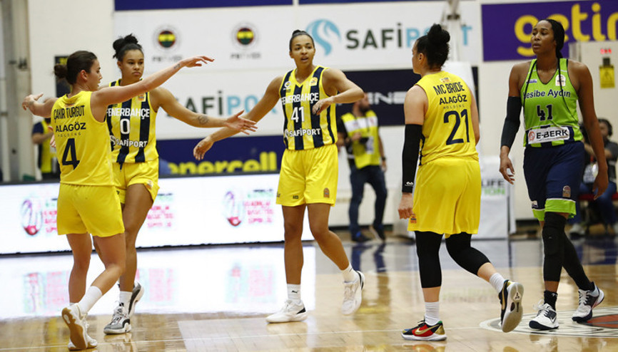 Fenerbahçe Safiport seride 1-0 öne geçti