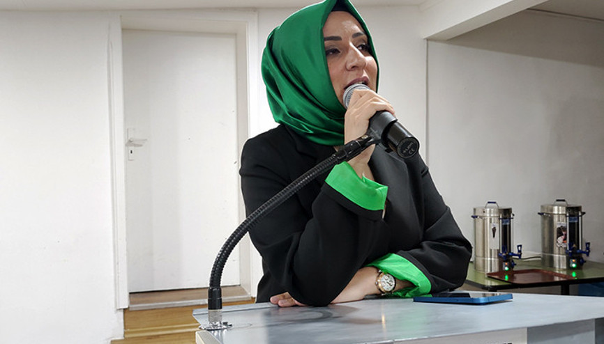 ‘Anneler de çocuklarını Türkçe derslerine götürsün’