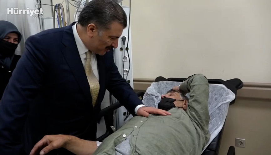 Sağlık Bakanı Fahrettin Kocadan hastanelere gece yarısı sürpriz ziyaret