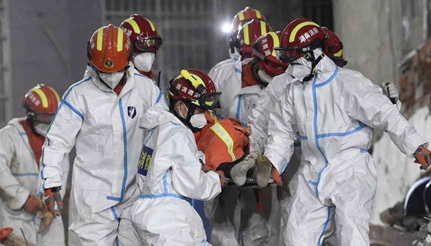 Çinde mucize kurtuluş: Enkazdan 5,5 gün sonra sağ çıktı Çinde mucize kurtuluş: Enkazdan 5,5 gün sonra sağ çıktı