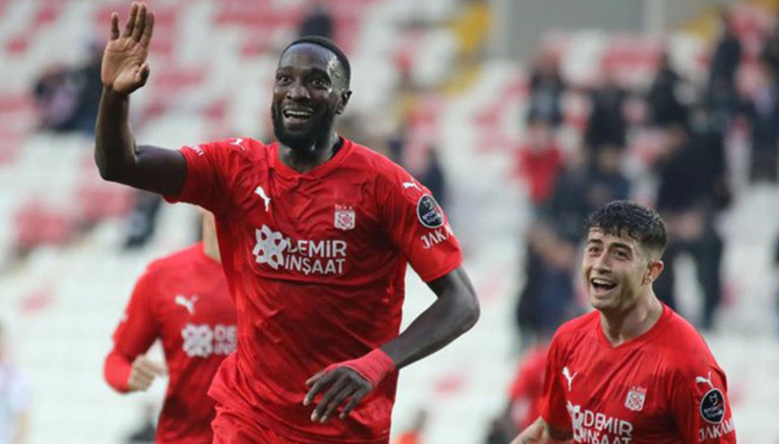 Mustapha Yatabare adını Sivasspor tarihine yazdırdı