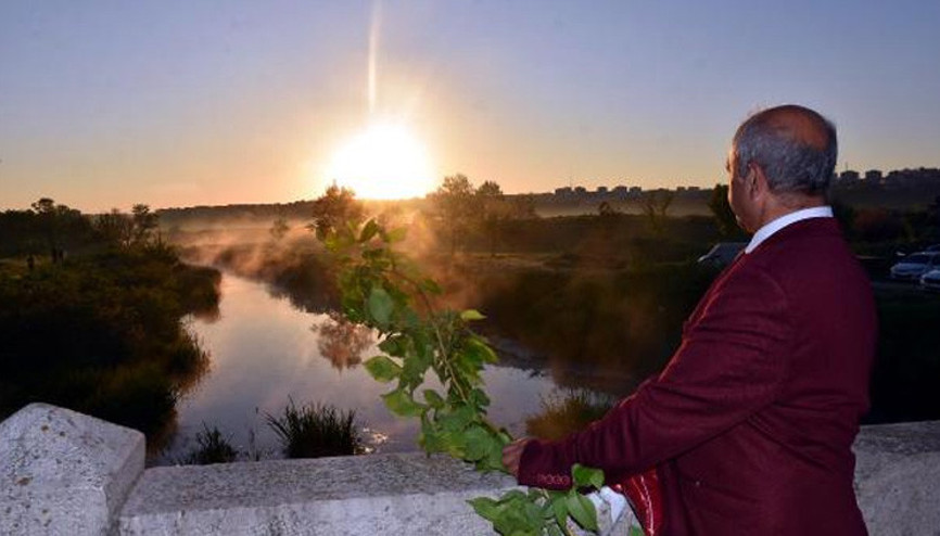 Tunca Nehri kenarında kakava kutlaması Tunca Nehri kenarında kakava kutlaması