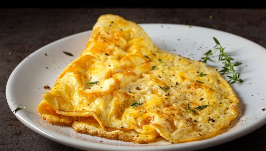 Omlet nasıl yapılır 1 yumurtalı omlet kaç kalori Sade ve peynirli kolay omlet tarifi